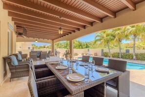 Outdoor dining - 5 min to the Beach | Happy Aruba Villa by Bocobay (Noord)