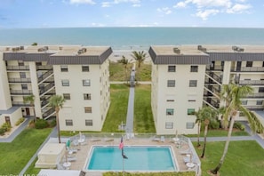A heated pool - Sea Oats 3BR-Direct Beach Access with Pool (Cocoa Beach)
