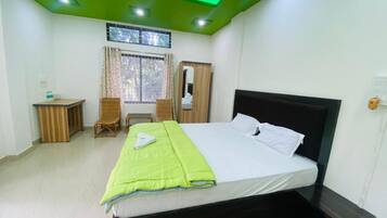 Deluxe Room | Desk, free WiFi, bed sheets