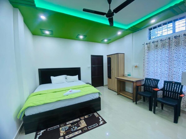 Desk, free WiFi, bed sheets