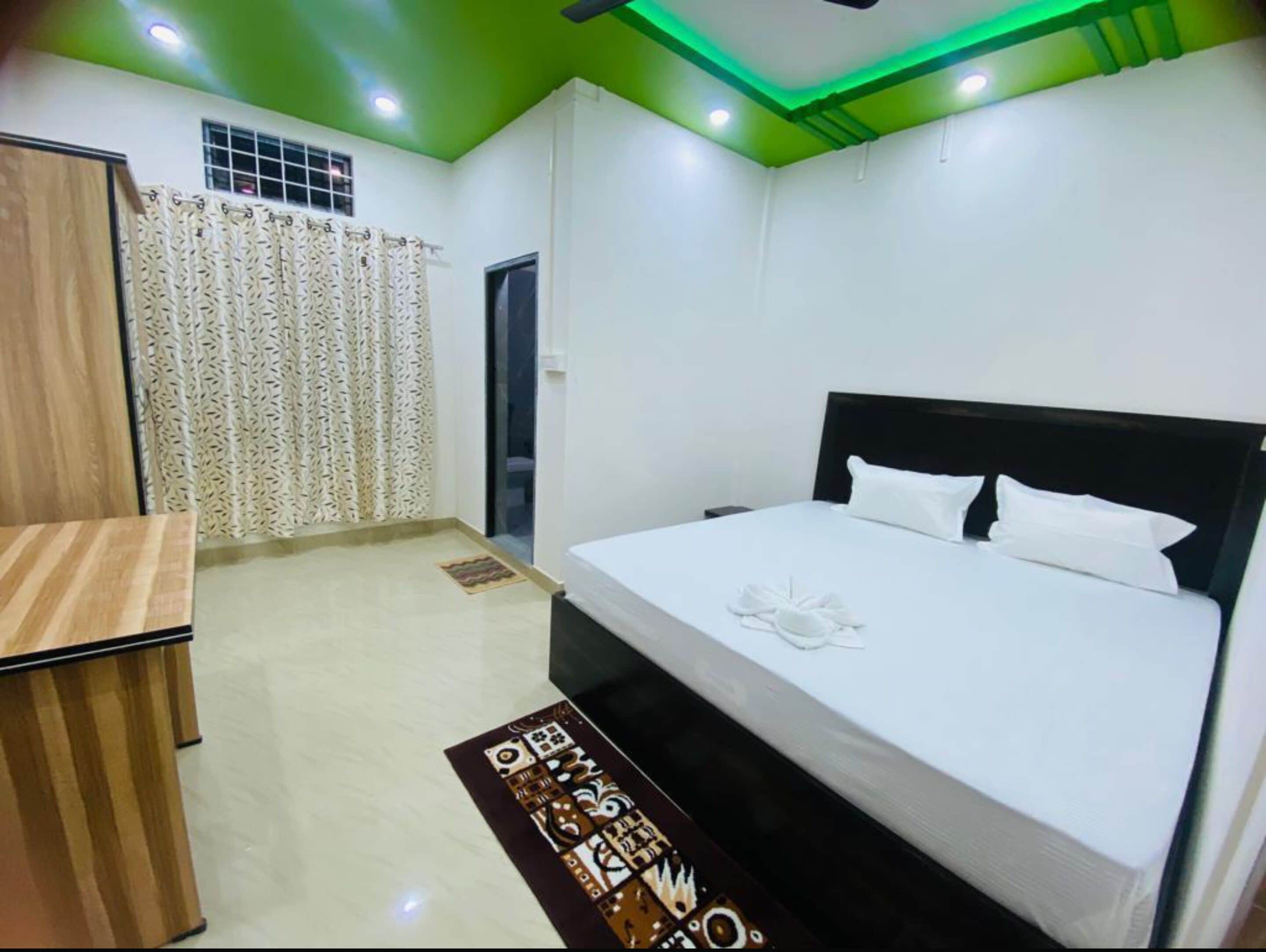 Escriptori, wifi gratuïta i roba de llit 