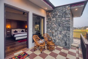 Flat-screen TV - Pitaara Cottages (Ramnagar)