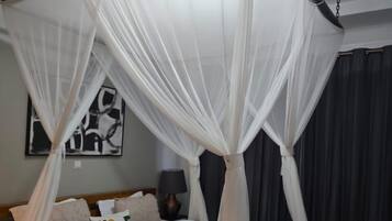 3 dormitoris, caixa forta a l'habitació i escriptori