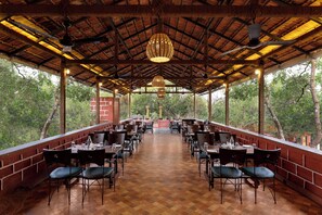 Restaurant - Keys Lite by Lemon Tree Hotels, Sylvan, Dapoli (Dapoli)