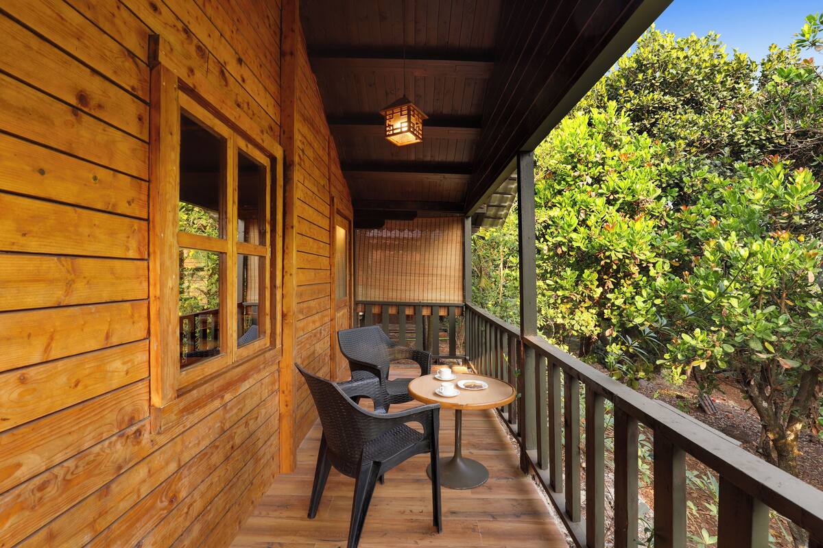 Wooden Chalet | Phòng cách âm, bàn ủi/dụng cụ ủi quần áo