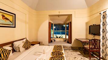 1 bedroom, minibar, desk, bed sheets