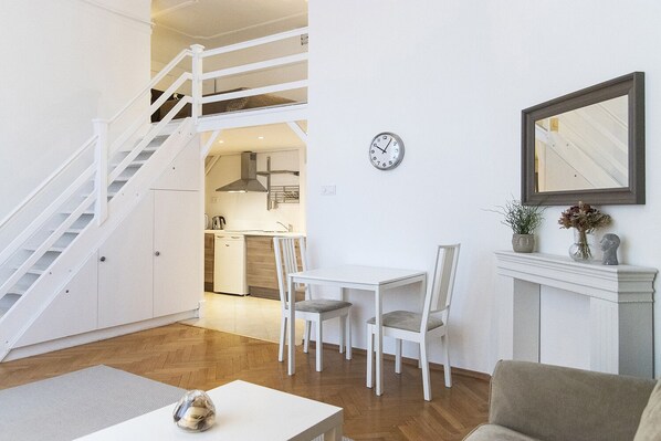 Living area - Enjoy a stylish experience at this centrally-located place. (Budapest)