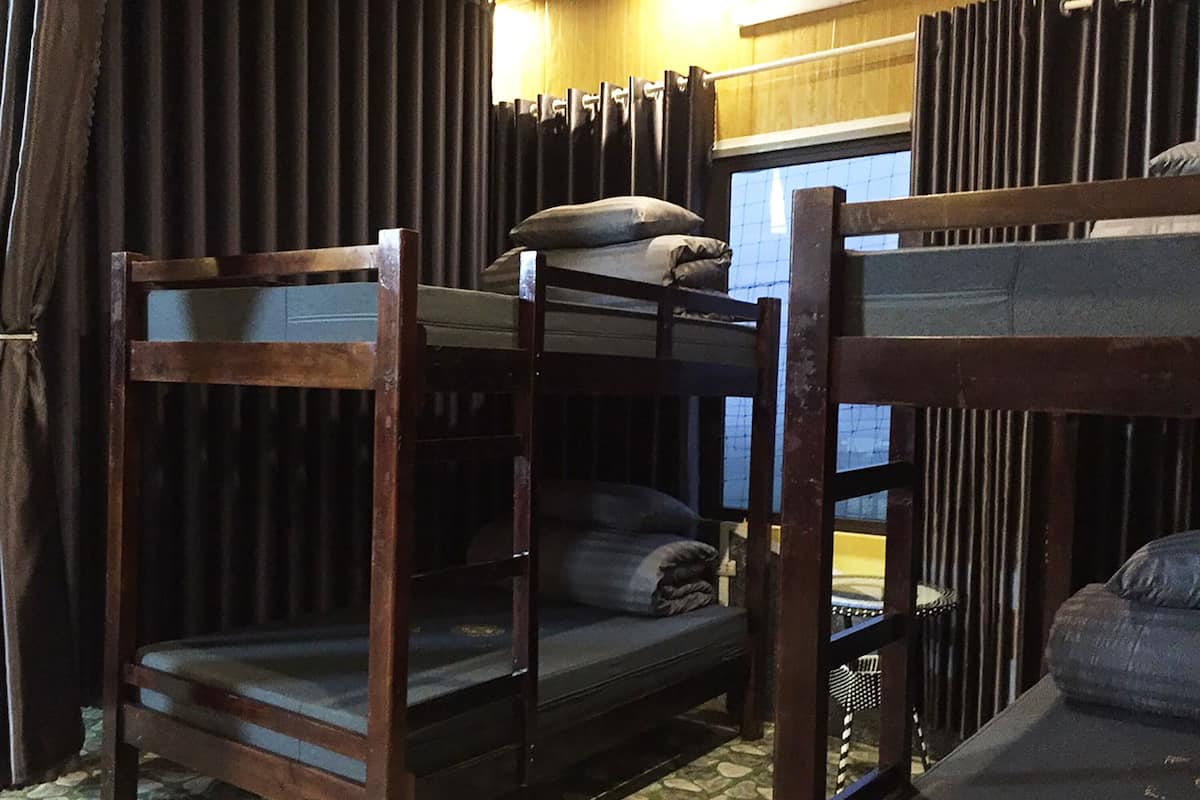 Basic Shared Dormitory, Women only, Mountain View