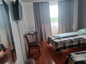 Blackout drapes, iron/ironing board - Hotelli Ikahani (Ikaalinen)