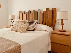 1 slaapkamer, een strijkplank/strijkijzer