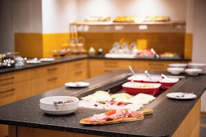 Free daily buffet breakfast  - Birgsau (Oberstdorf)