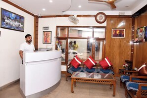 Reception - Hotel Sunshine (Gurugram)