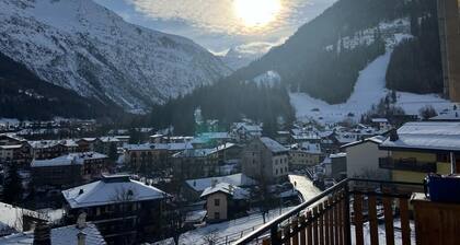 Beautiful cosy penthouse ski apartment in La Thuile Aosta Valley. Pet friendly