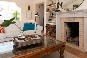 TV, fireplace