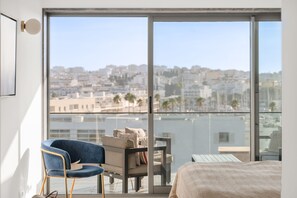 2 slaapkamers, een strijkplank/strijkijzer, wifi, beddengoed