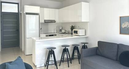 Phaedrus Living: Constantinos Seaview Residence