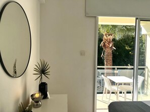 Interior - Phaedrus Living: Constantinos Seaview Residence (Paphos)
