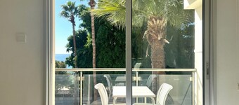 Phaedrus Living: Constantinos Seaview Residence