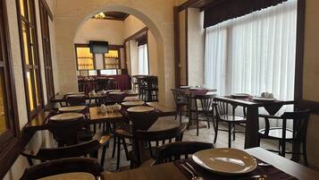 Termasuk sarapan bufet setiap hari