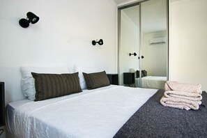 1 chambre, fer et planche à repasser, Wi-Fi, draps fournis