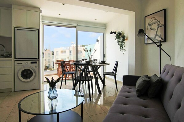 TV - Seaside Junior suite Lighthouse 63 (Paphos)