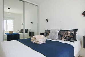 2 bedrooms, iron/ironing board, WiFi, bed sheets