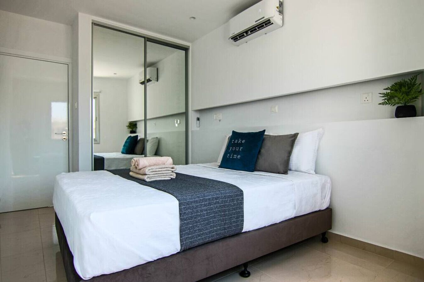 2 slaapkamers, een strijkplank/strijkijzer, wifi, beddengoed