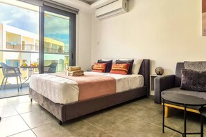 Schallisolierte Zimmer, Bügeleisen/Bügelbrett, WLAN, Bettwäsche