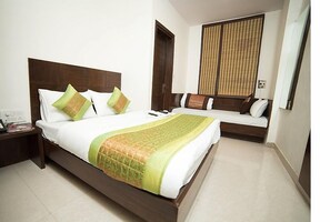 豪華雙人或雙床房 | 高級寢具、Select Comfort 床墊、布置獨特、書桌