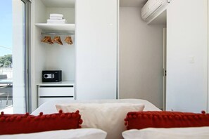3 chambres, fer et planche à repasser, Wi-Fi, draps fournis