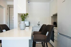 Fridge, microwave, oven, stovetop - Phaedrus Living Seaside Executive Flat Harbour 207 (Paphos)