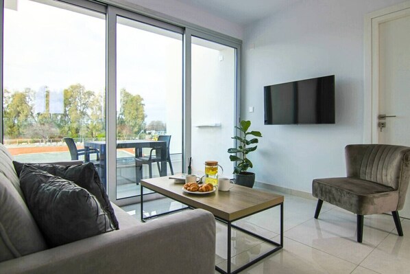 TV - Phaedrus Living Seaside Executive Flat Harbour 208 (Paphos)