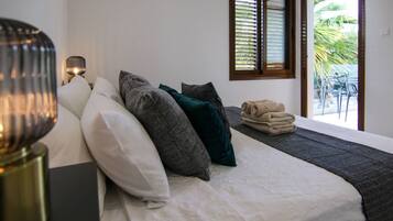 2 habitaciones, tabla de planchar con plancha, wifi y ropa de cama