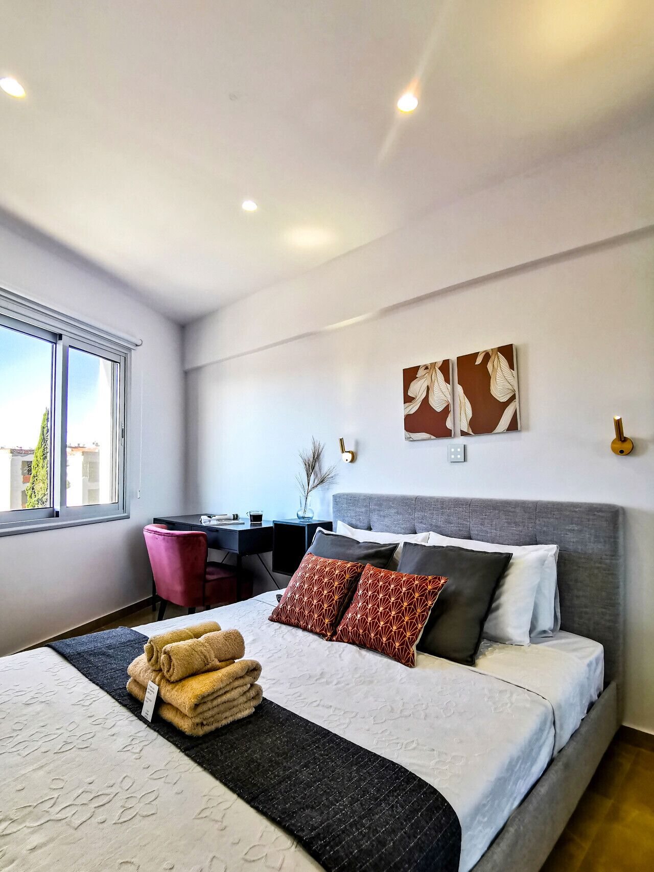 2 chambres, fer et planche à repasser, Wi-Fi, draps fournis
