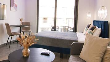 Iron/ironing board, WiFi, bed sheets