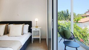 1 dormitori, planxa i posts de planxar, wifi i roba de llit 