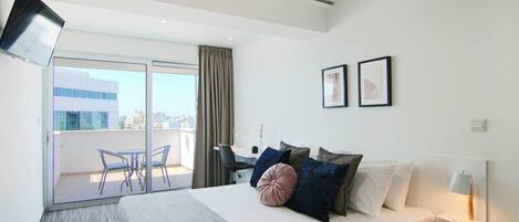 1 bedroom, desk, WiFi, bed sheets