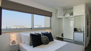 1 camera, una scrivania, insonorizzazione, Wi-Fi