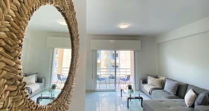 Phaedrus Living: Down Town Flat Nestoras 301