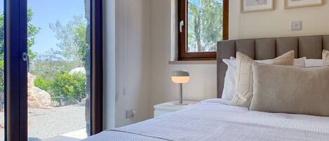 5 soverom, strykejern/-brett, wi-fi og sengetøy