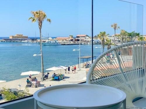 Phaedrus Living: Marina Sea View Flat 214 Emerald