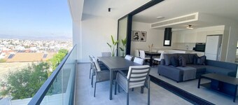 Phaedrus Living: White Hills Suites Panoramic View