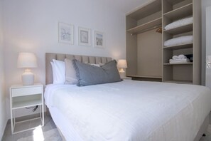 1 habitación, tabla de planchar con plancha, wifi y ropa de cama 