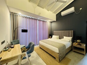 Premium bedding, down duvets, memory-foam beds, individually decorated - The Niche by DBI (Hikkaduwa)