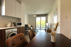 Interior - Phaedrus Living: Coral Suites Seabreeze (Larnaca)