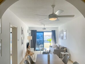 Interior - Phaedrus Living: Byzantium Modern City Flat (Paphos)