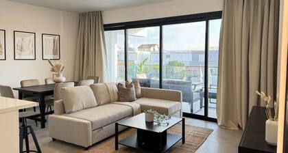Phaedrus Living: White Hills Suites City View