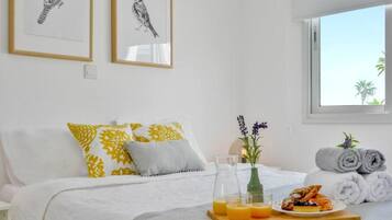 1 Schlafzimmer, Schreibtisch, schallisolierte Zimmer