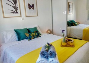 1 soverom, skrivebord, strykejern/-brett og wi-fi