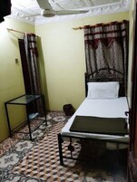 Deluxe Double Room | Iron/ironing board, free WiFi
